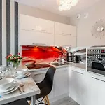 شقة Apartamenty Bluesky-Ogrodnicza - Nowoczesne Apartamenty Z Balkonem I Widokiem Na Gory, Blisko Centrum Karpacza, Stokow Narciarskich I Atrakcji كارباش